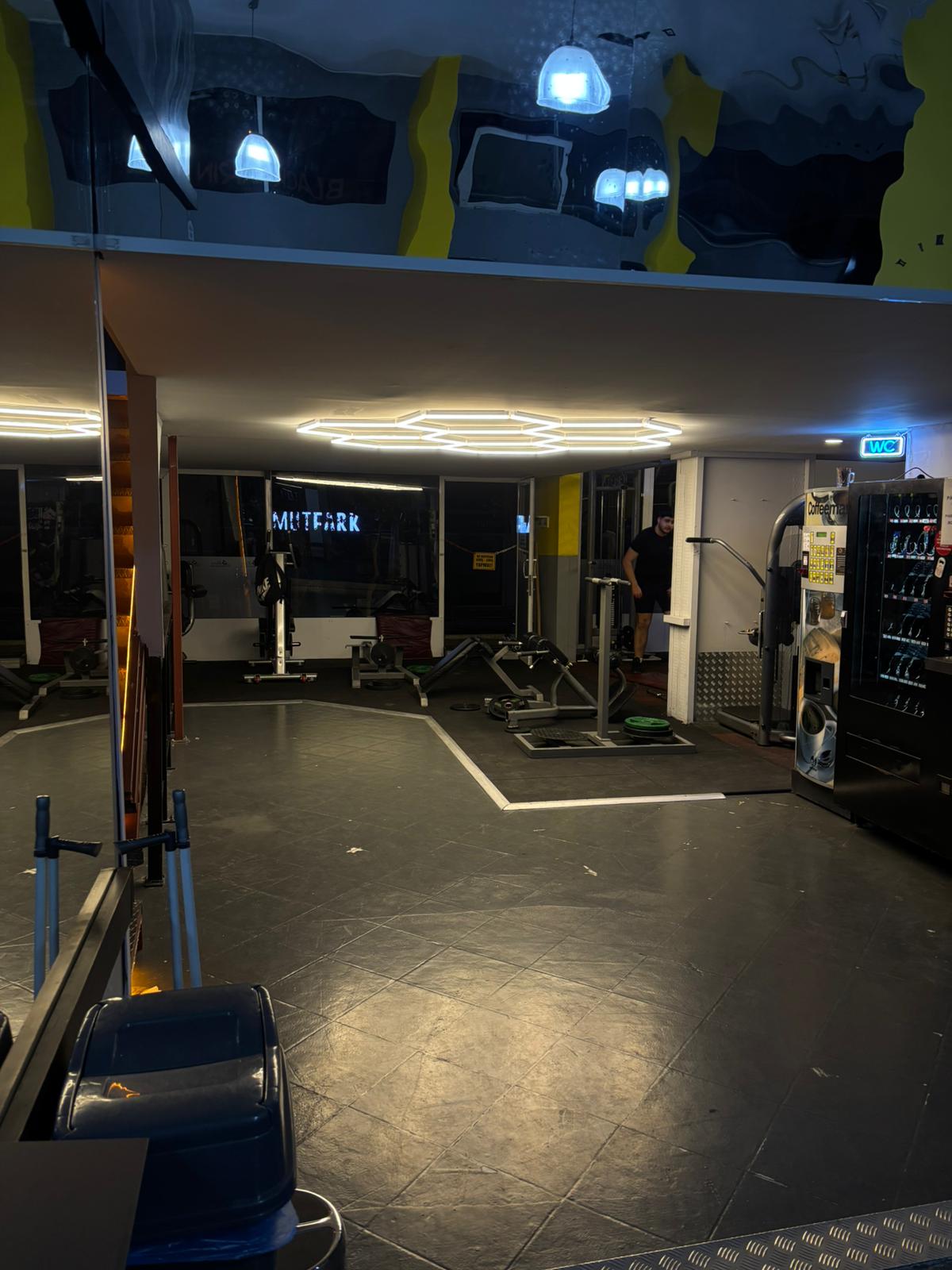 Rina Fitness Salon 11